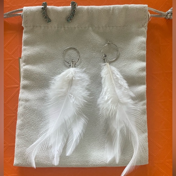 NWOT Free People Earrings bundle - White Feather Earrings Turquoise studs - Boho - Picture 6 of 10